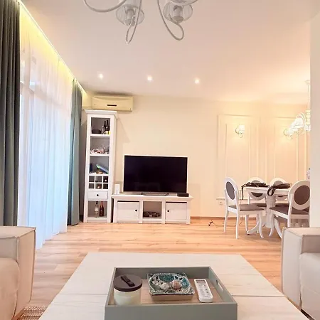 аквамарин - гардън бийч Appartement Chernomorets